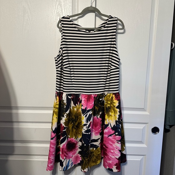 Taylor stripe and floral print a line dress - Picture 6 of 6